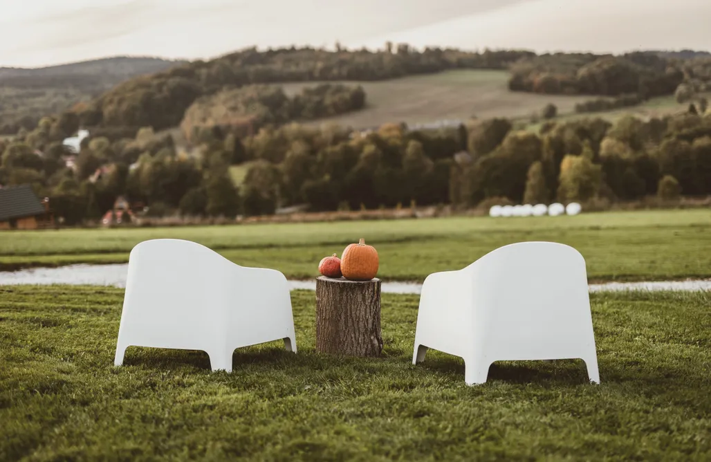 AlohaCamp accommodation wymarzONE domki- z prywatnymi jacuzzi i kominkiem 1