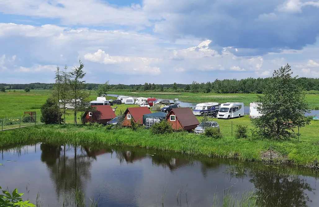 AlohaCamp accommodation Miejsce kamperowe i namiotowe - Agroturystyka nad Biebrzą "SOŚNIAKI" 2