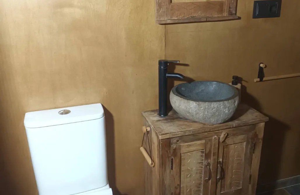 alojamientos AlohaCamp Domo geodésico Romántico 1