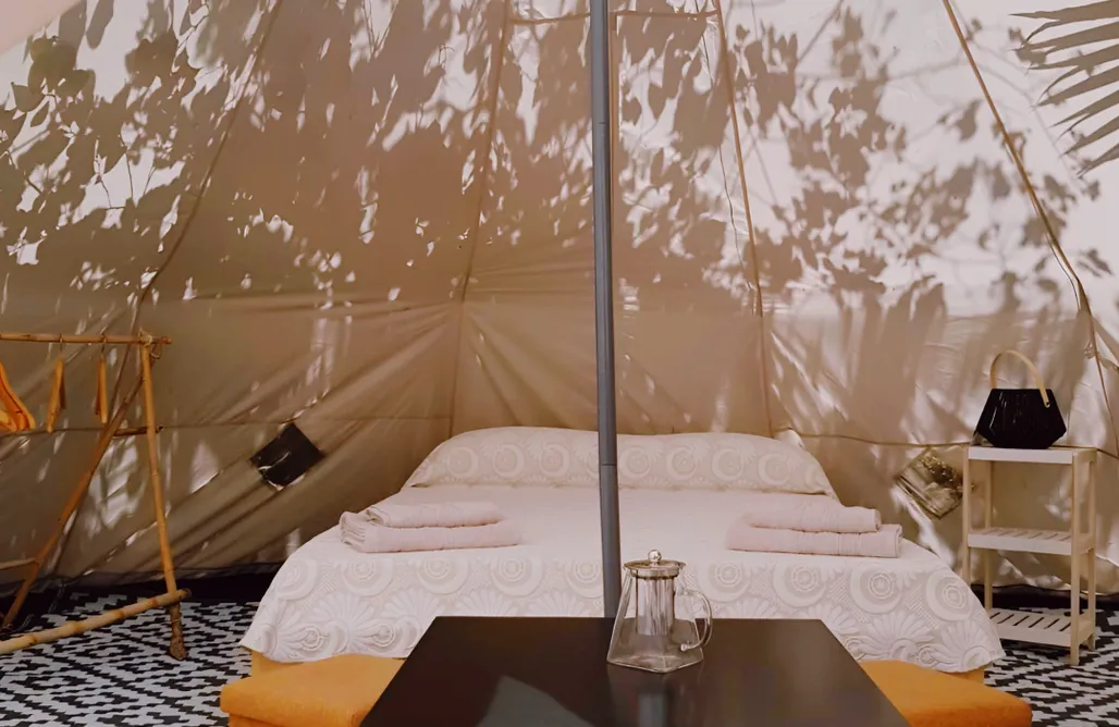 Hotel Burbuja Alicante BIO Glamping Gran Tipi eco tropical 1