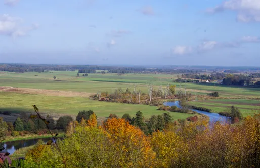 Zdjęcie obiektu The hills at river 