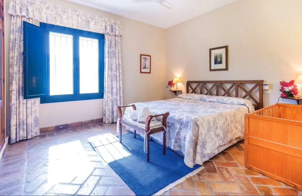 AlohaCamp Lujosa villa grande, cerca de Sevilla y Ronda, para 14-22 personas 2