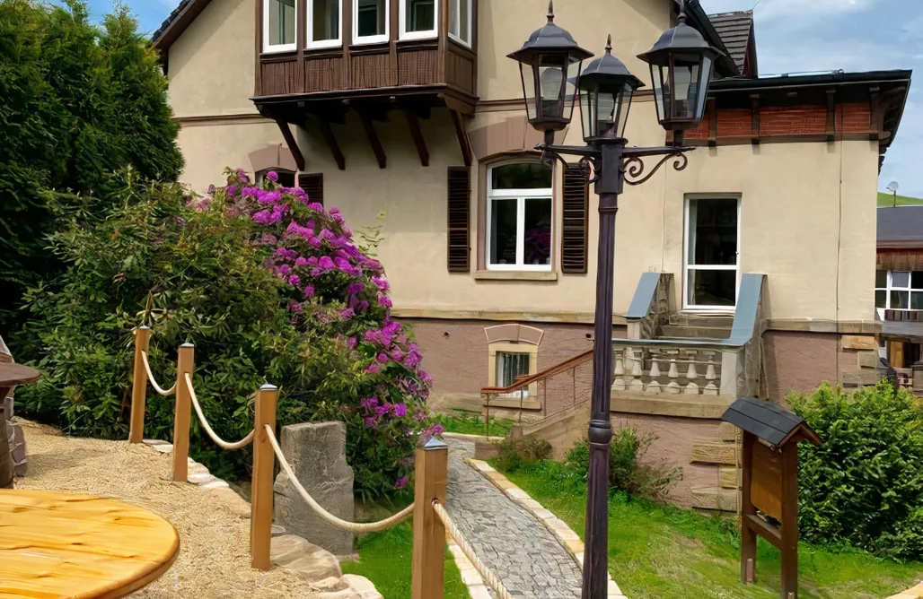 Red Rock Resort - Villa Tanneck AlohaCamp