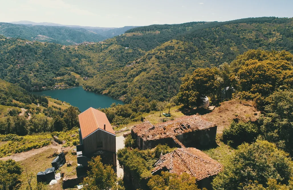 Casas en Asturias Domes in O castro Art Village 2