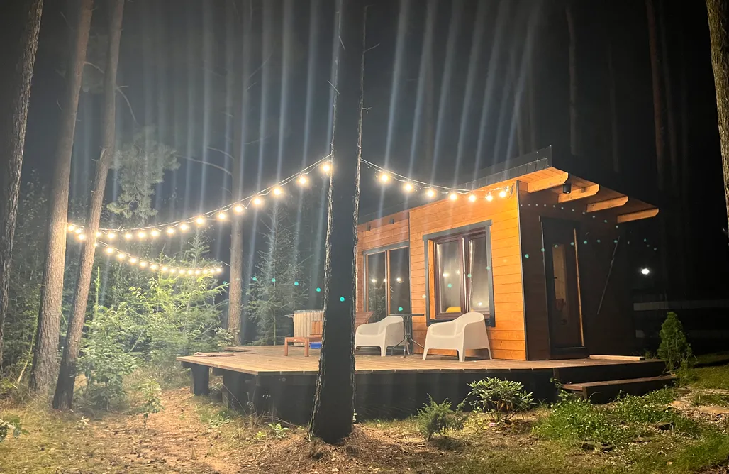 AlohaCamp (4) U Marcjana - domki nad jeziorem na Kaszubach, balia i sauna w lesie 1