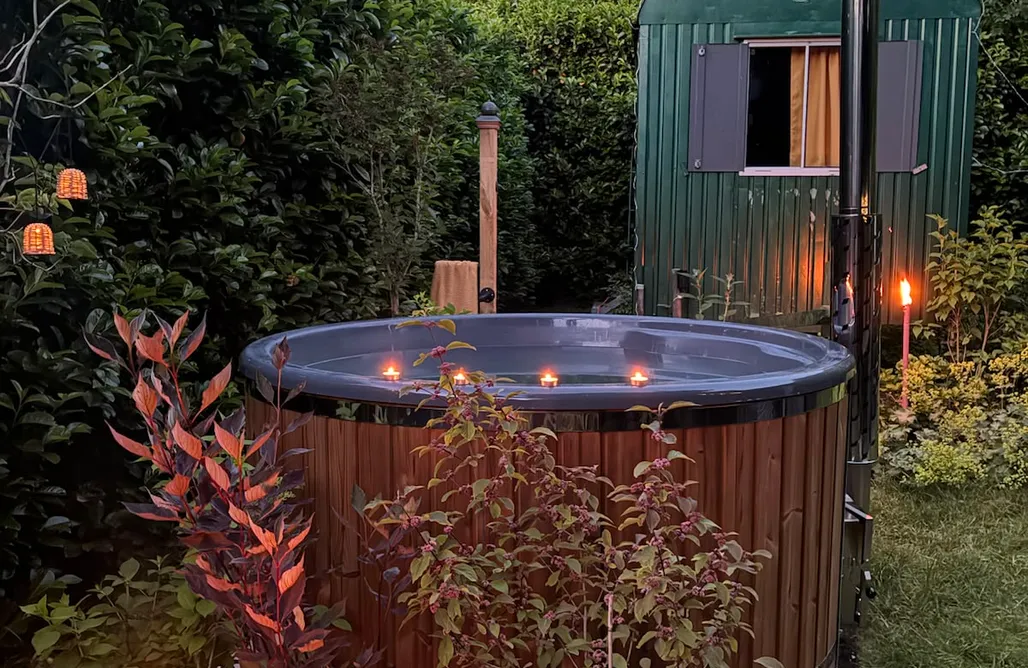 Tiny House Bayern Titania Lodge - Auszeit mit privatem Hot Tub 3