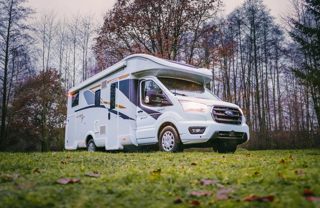 Camper półintegra - Apartament na kołach (5 os.) AlohaCamp