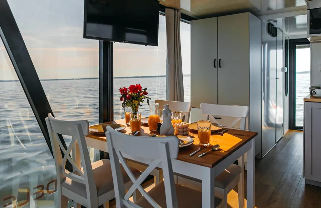 AlohaCamp Delfin - domek na wodzie 3