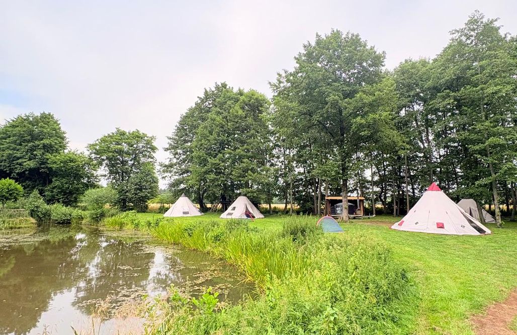AlohaCamp Komfortowy Naniot w Wiosce Druidów z zapleczem sanitarnym 3