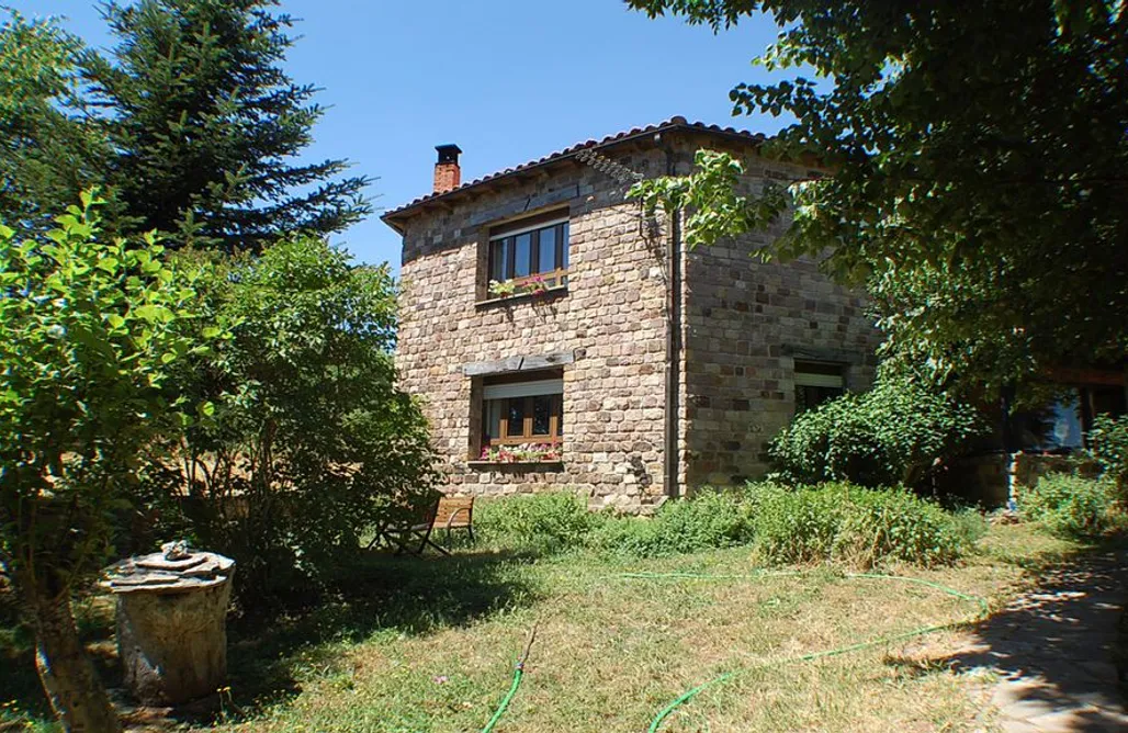 noclegi AlohaCamp Casa Rural Valle de Brezos - Centro Jardín Mándala 2