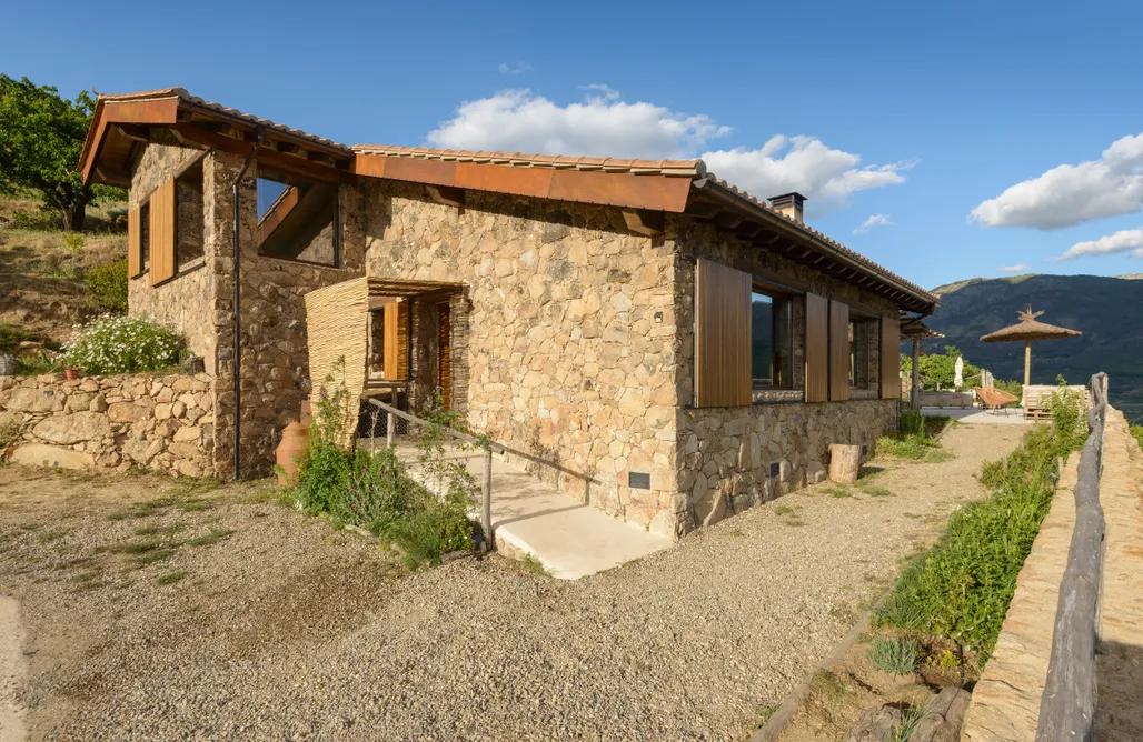 alojamientos AlohaCamp Eco House Cerrás Agroturismo  1