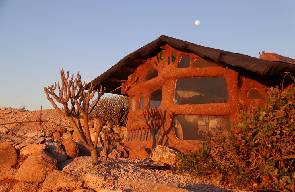 Unterkunft AlohaCamp Tiny Cob House en Plantamor 2