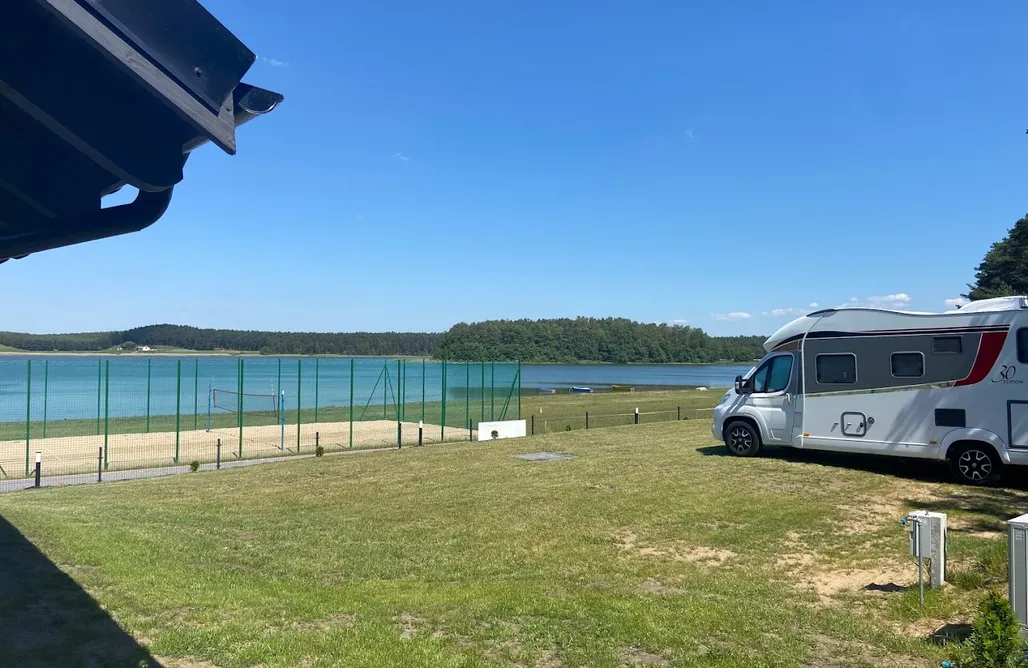 Camping Gdynia Miejsce kamperowe - u Zbyszka nad jeziorem 3