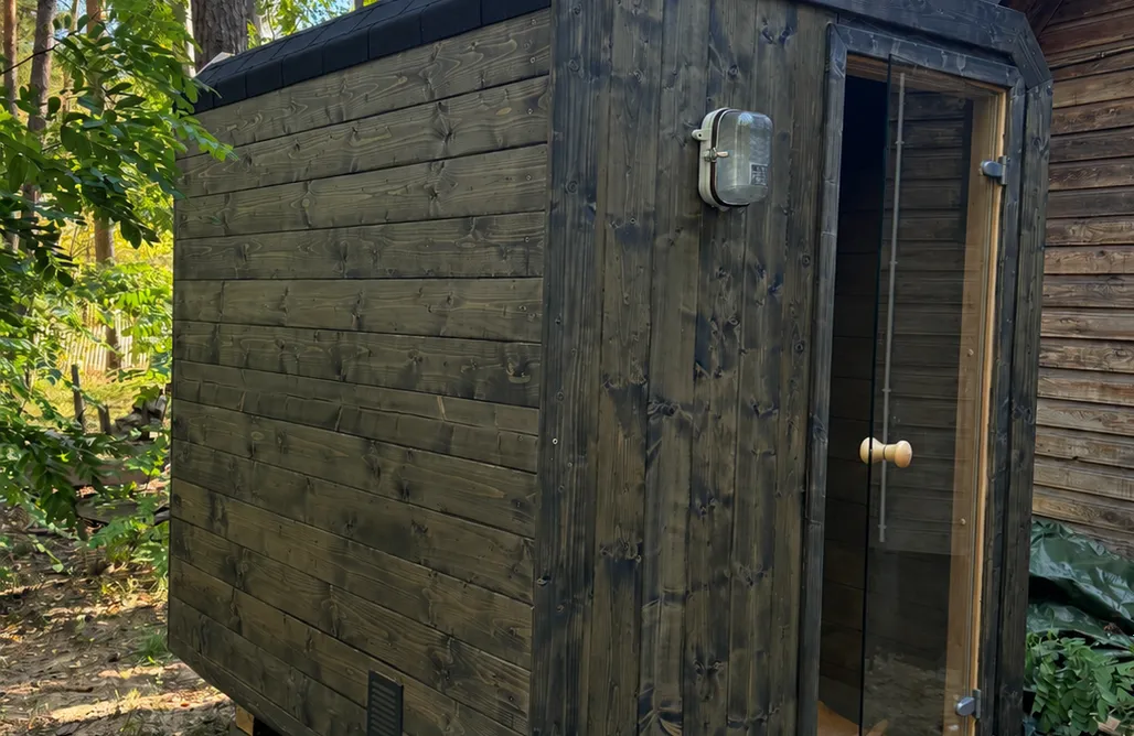 AlohaCamp accommodaties Houten hut in het bos bij het meer - Sauna 4