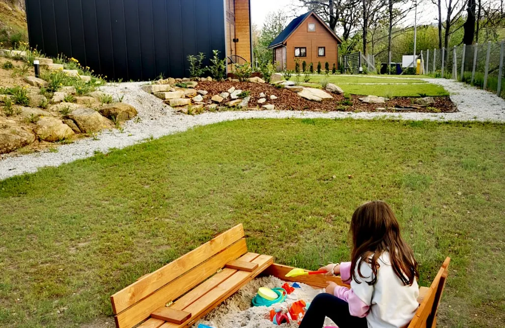 AlohaCamp Drewniany domek z 2 sypialniami 1