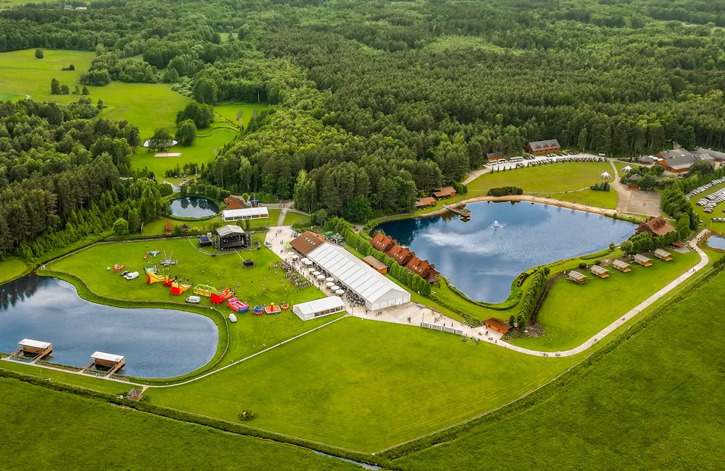 noclegi AlohaCamp Cyziówka (domki na drzewie & domki na wodzie & namioty glampingowe) 1