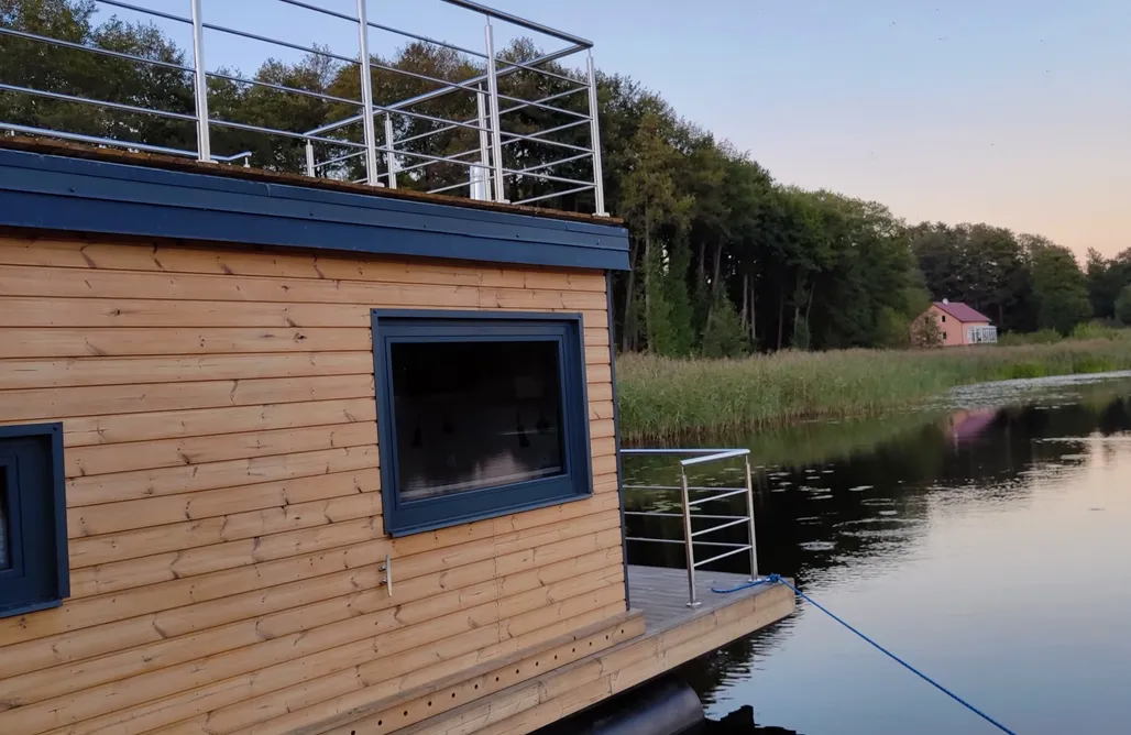noclegi AlohaCamp Apartament na wodzie - Houseboat 4