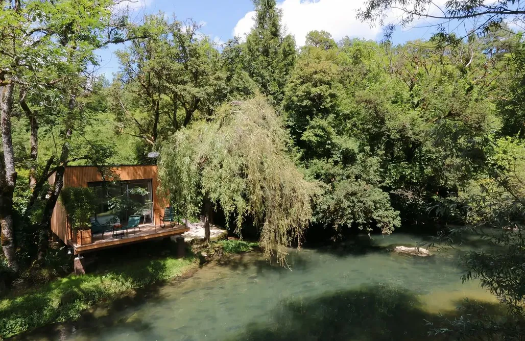 Glamping Lago Di Como Domaine Pont Roche & Spa : Hébergement romantique en Bourgogne 2