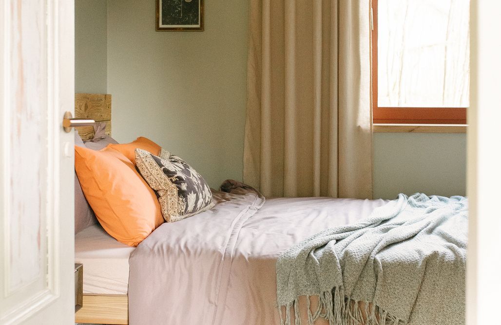 AlohaCamp Szyszka Ruda, stuletnia chata z bali 2