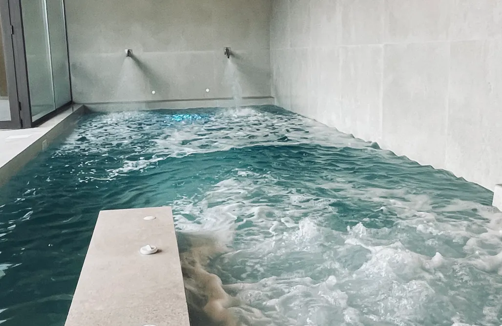 Hotel Spa John te lo busca   AlohaCamp