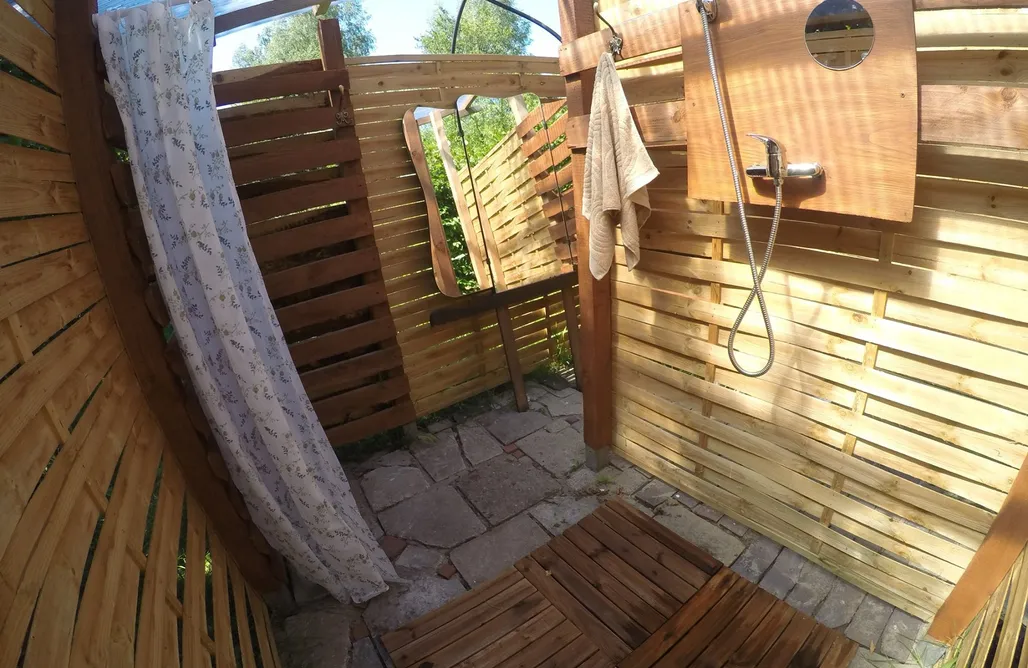 AlohaCamp Agroturystyka w Kośmidrach - pole namiotowe 2