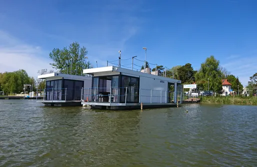 Zdjęcie obiektu ARKA 1  domki na wodzie, rower wodny, parking, wifi