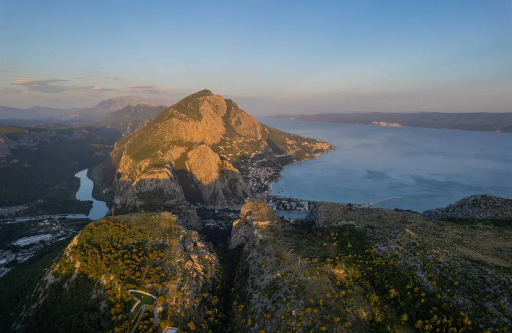 AlohaCamp accommodation Maslina – Comfort & Relaxation Near Omis 5