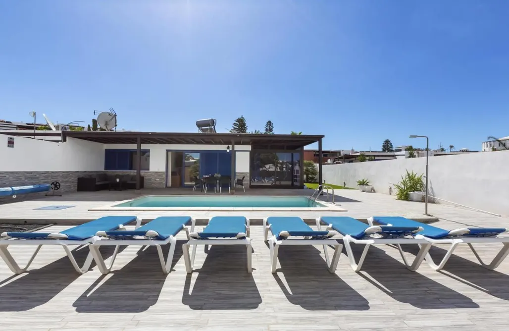 AlohaCamp accommodation Villa Soleada 2